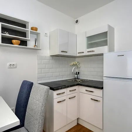 Charming Sparcle In Dalmatia Apartment *