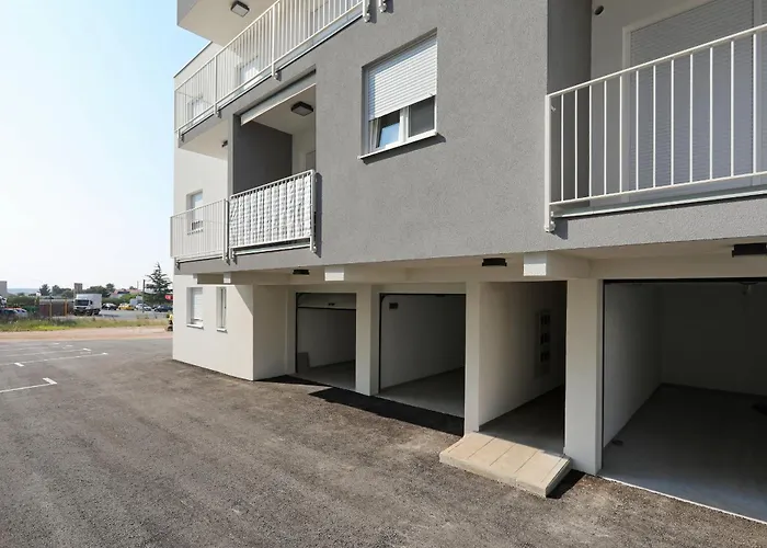 Charming Sparcle In Dalmatia זאדאר